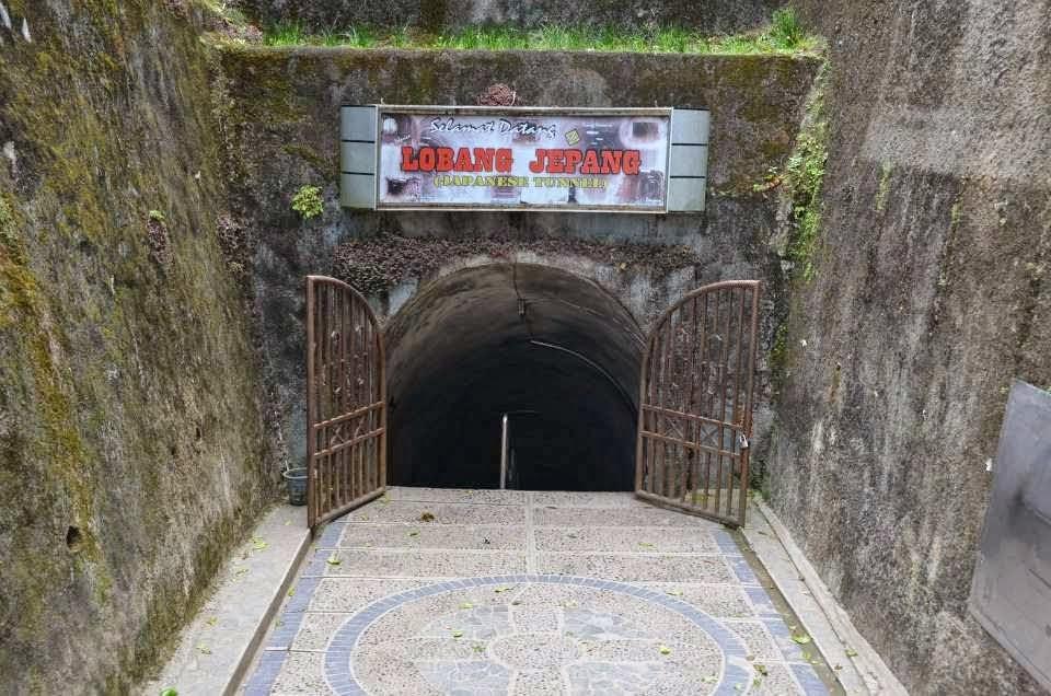 tempat wisata jogja gua jepang